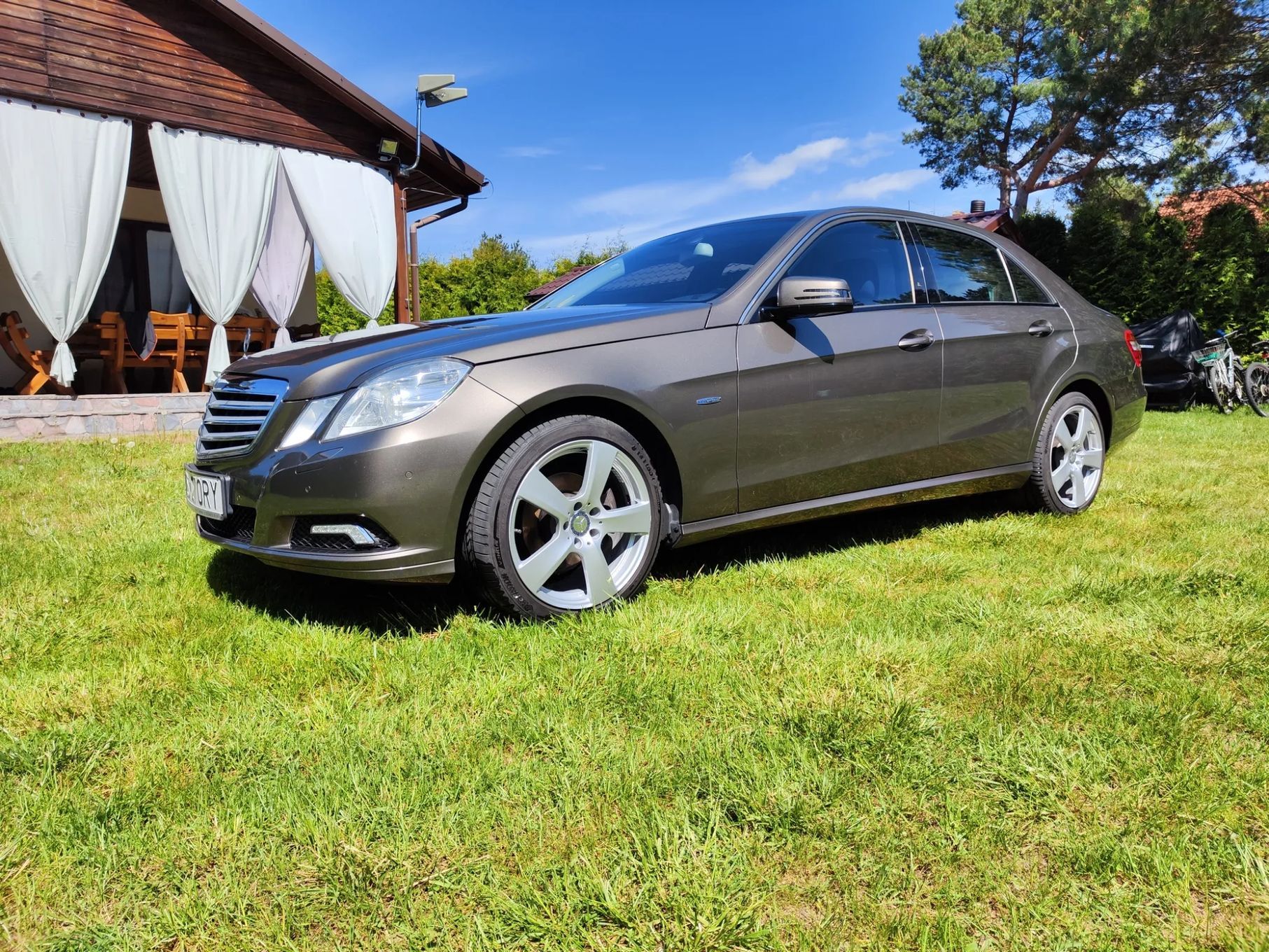 Mercedes-Benz Klasa E Mercedes Benz E200 CGI BlueEFFICIENCY – 2010 r.