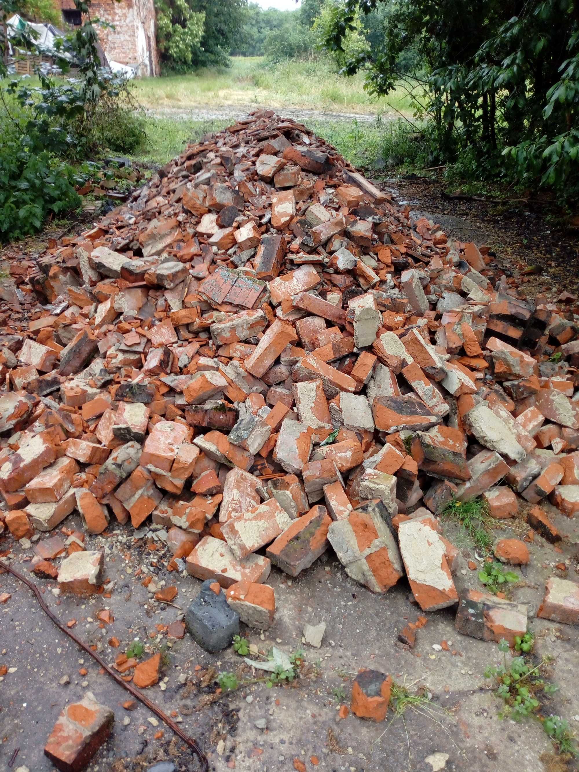 Oddam za darmo materiały na podbudowę podjazdu lub drogę.