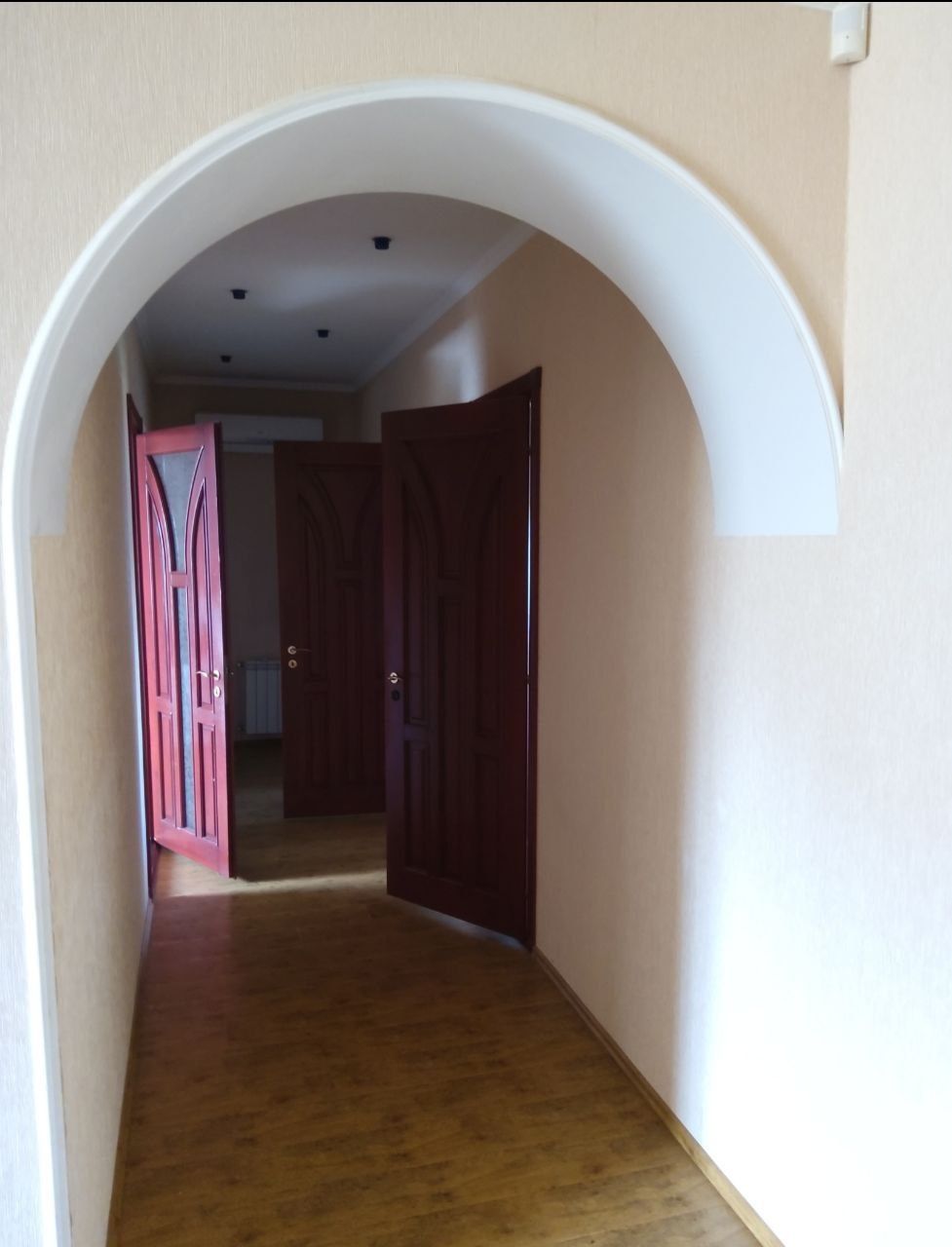 Терміновий продаж будинку 380м2
