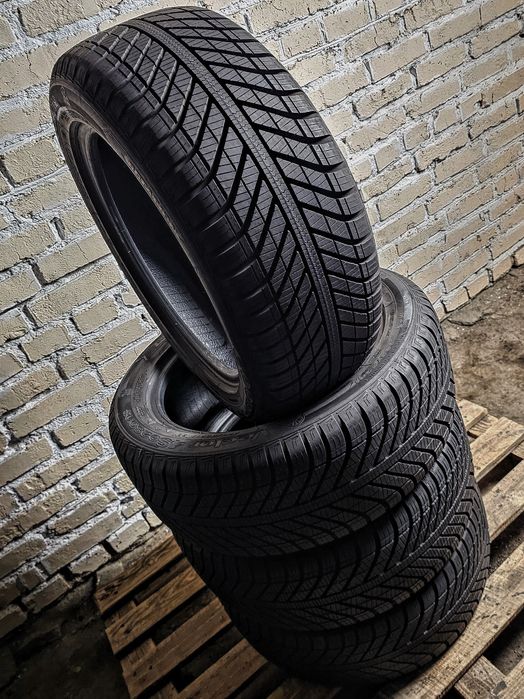 225/50r17 GoodYear | 8.5mm | 2022 | Преміум всесезонні шини | Як нові