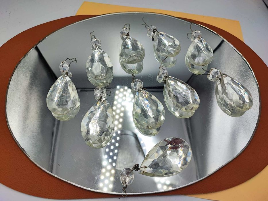 Stare kryształki szklane migdałki wys.9,4 cm.cena za 1 szt.