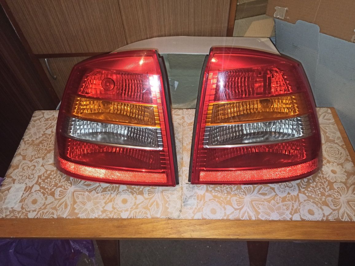 Lampa tylnia opel astra 2 stan bardzo dobry