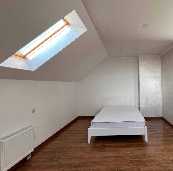 Жилий дім200м2+0,25га.Камін,сонячні панелі,електро/твердопалевний котл