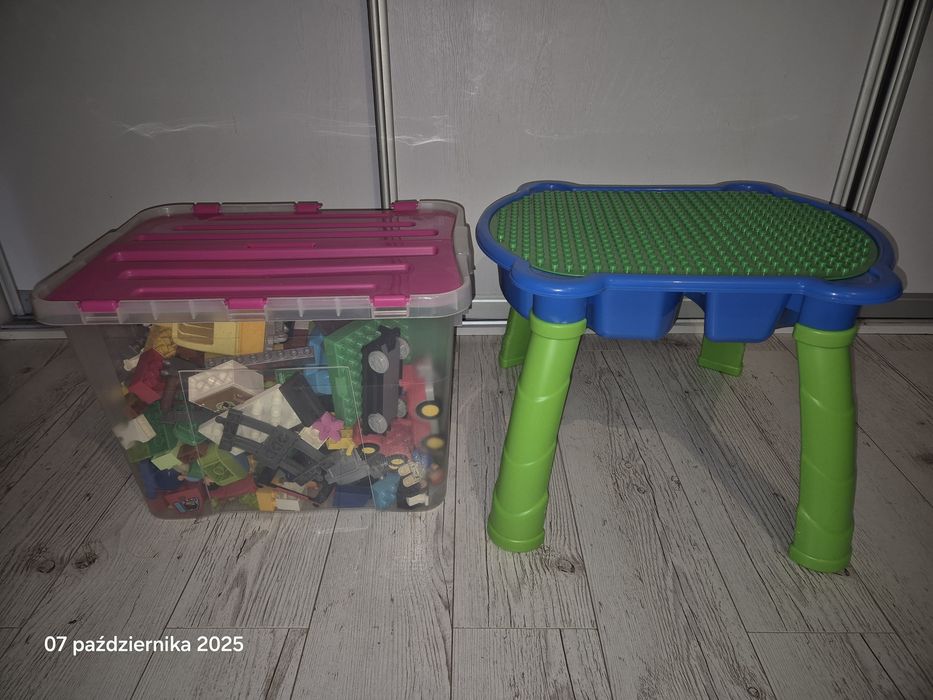 Duży zestaw klocków Lego Duplo ze stolikiem 6 kg
