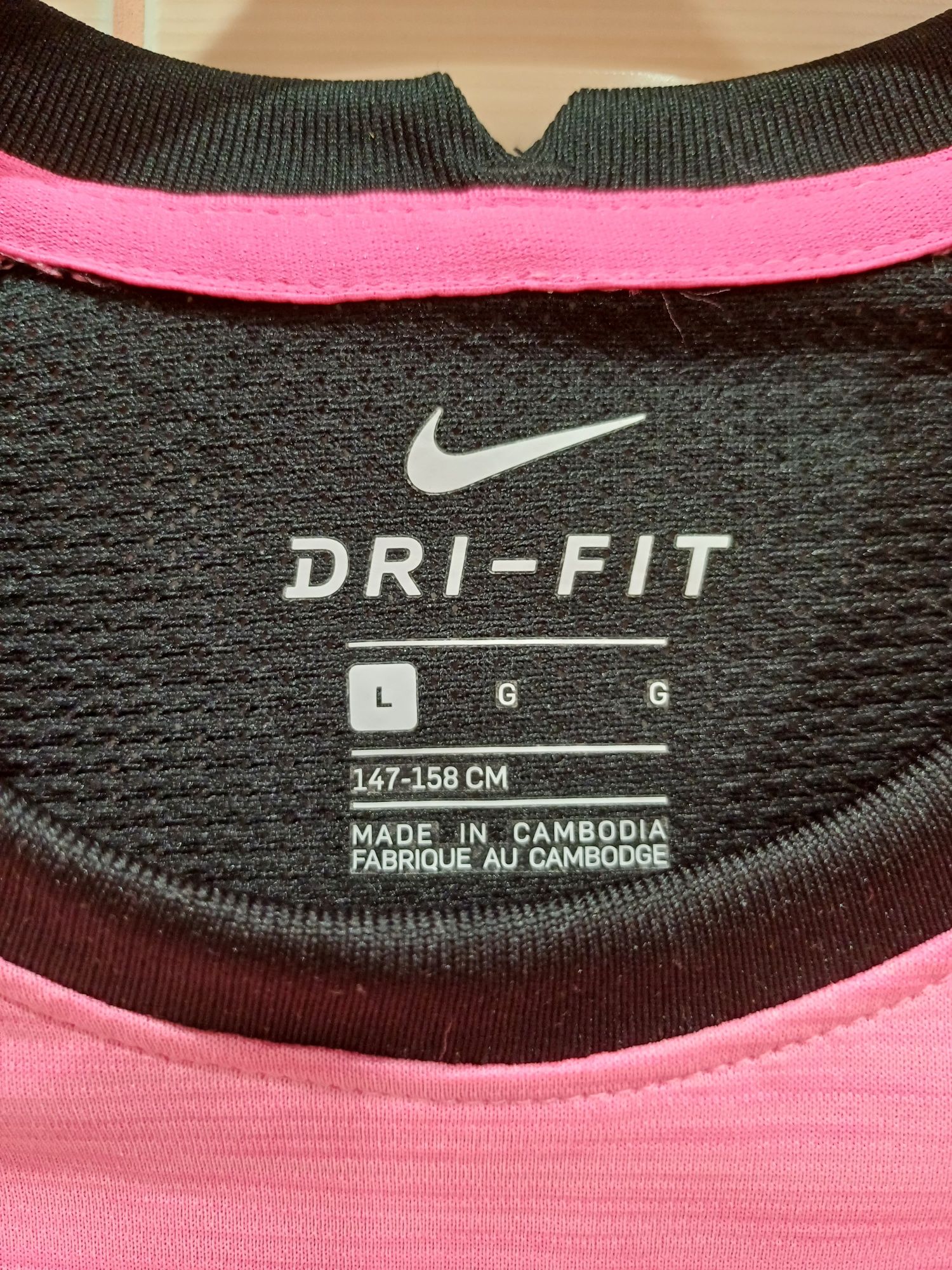 Футболка женская Nike dri-fit
