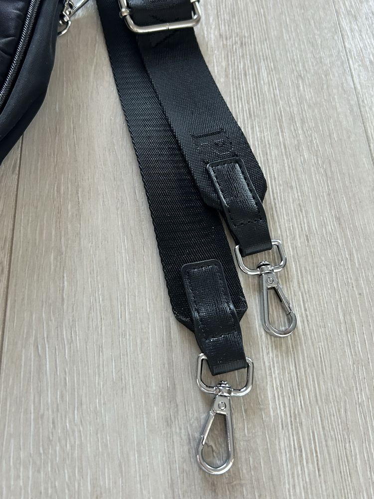 Сумка Prada в гарному стані