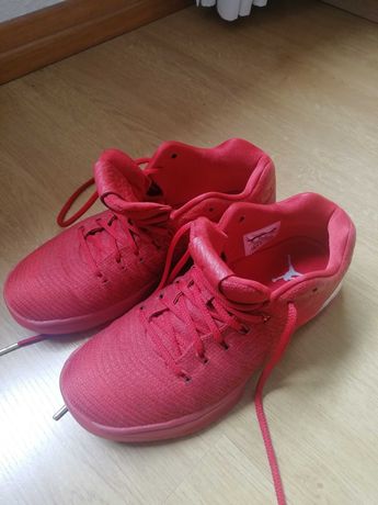 Ténis air Jordan Nike. Originais, sem uso.