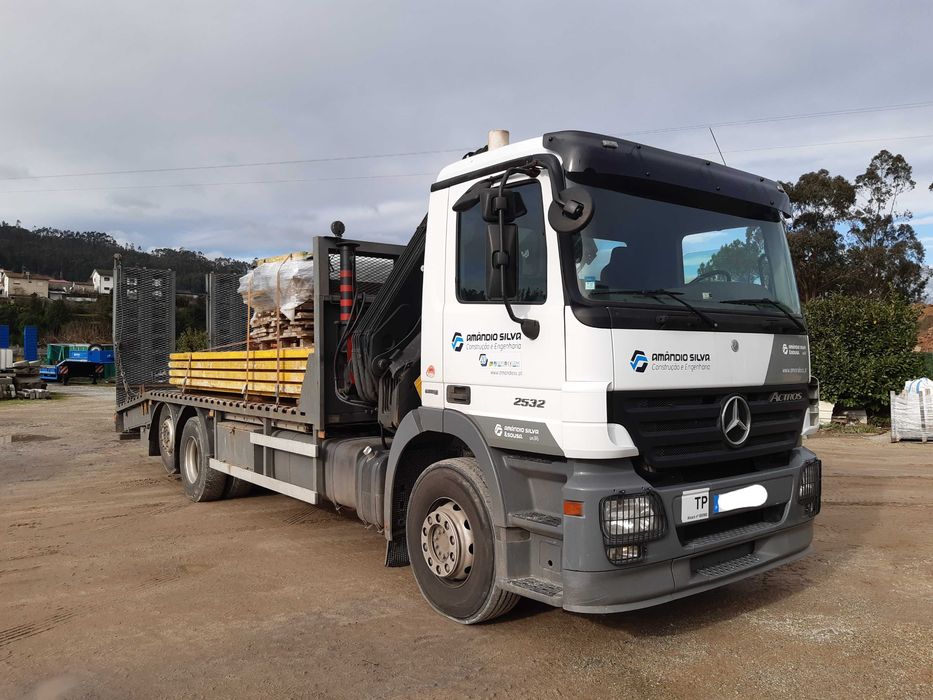 Camião grua MERCEDES + HIAB 245