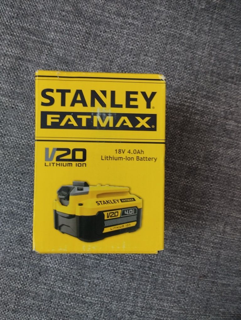 Аккумуляторная батарея STANLEY FATMAX SFMCB204