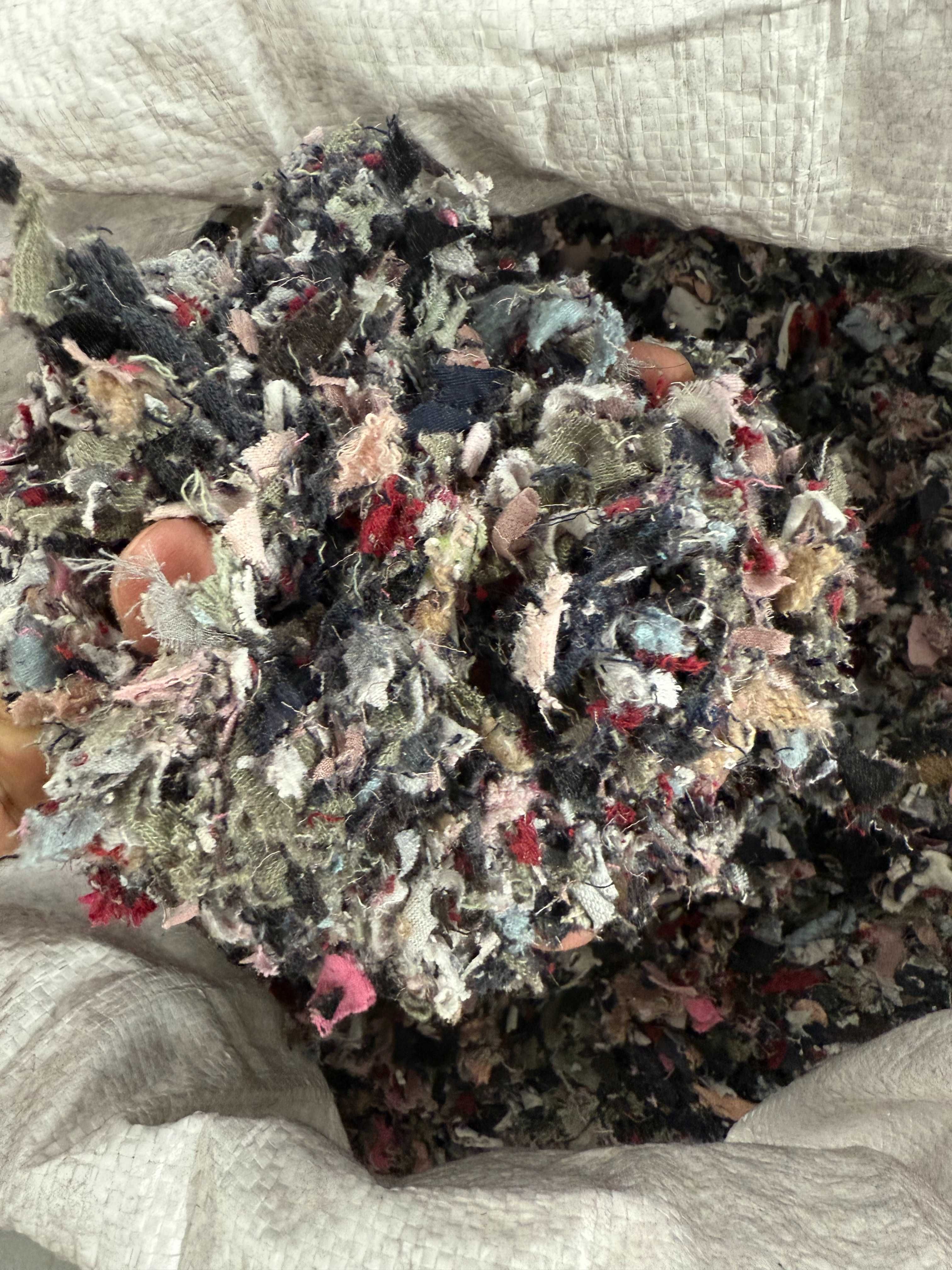 Wypełniacz textylny, Wypełnienie z recyklingu odzież  Puch 2 zł/kg