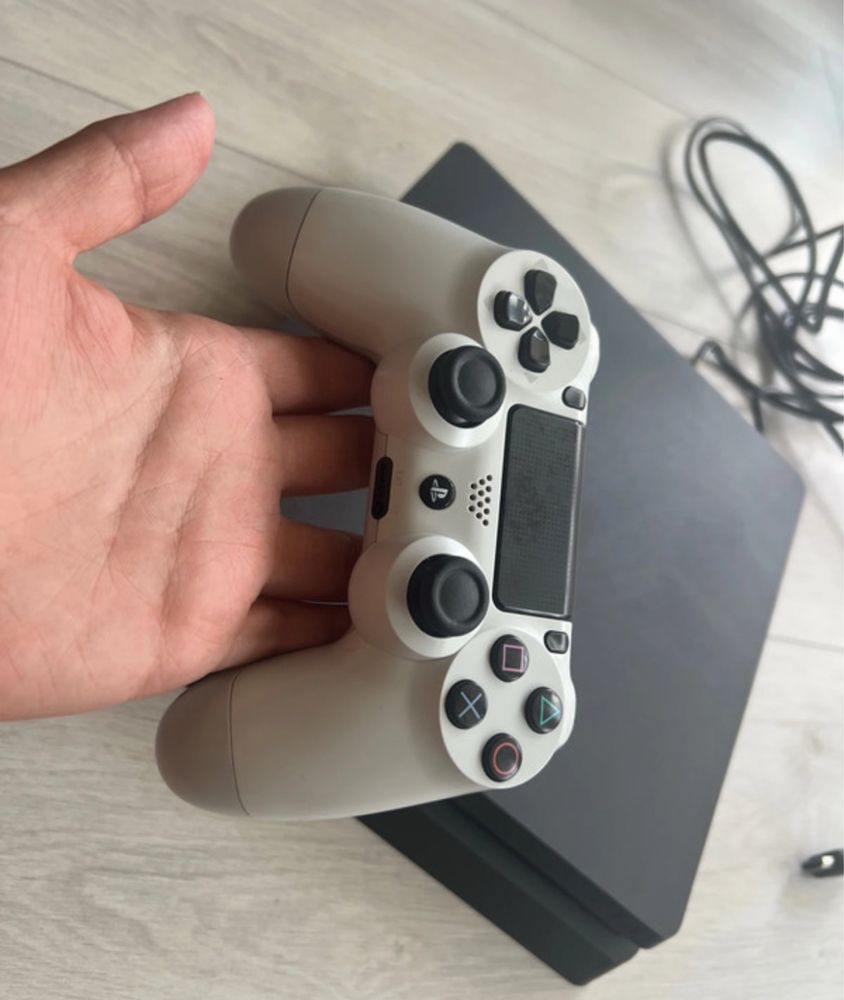 Konsola Playstation 4 slim 1T