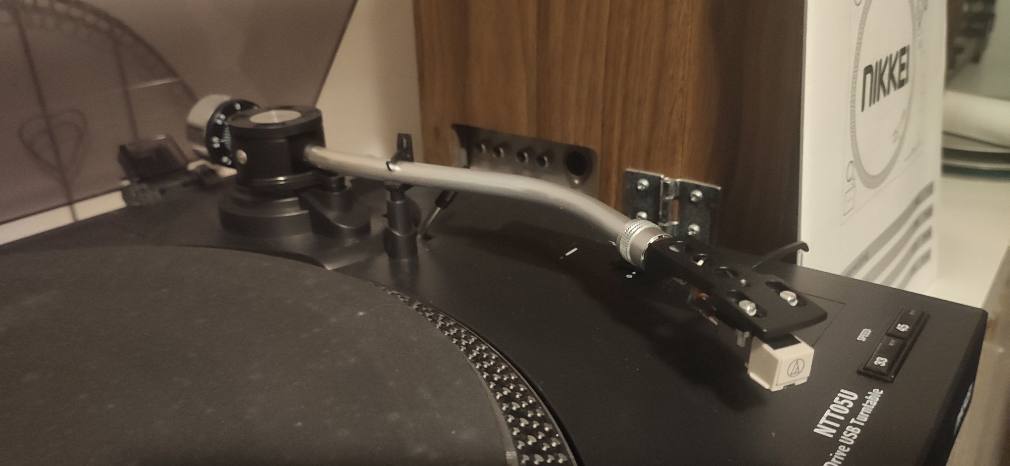 Gramofon Nikkei NTT05U