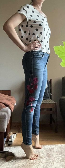 Джинси з вишивкою квітів вузькі