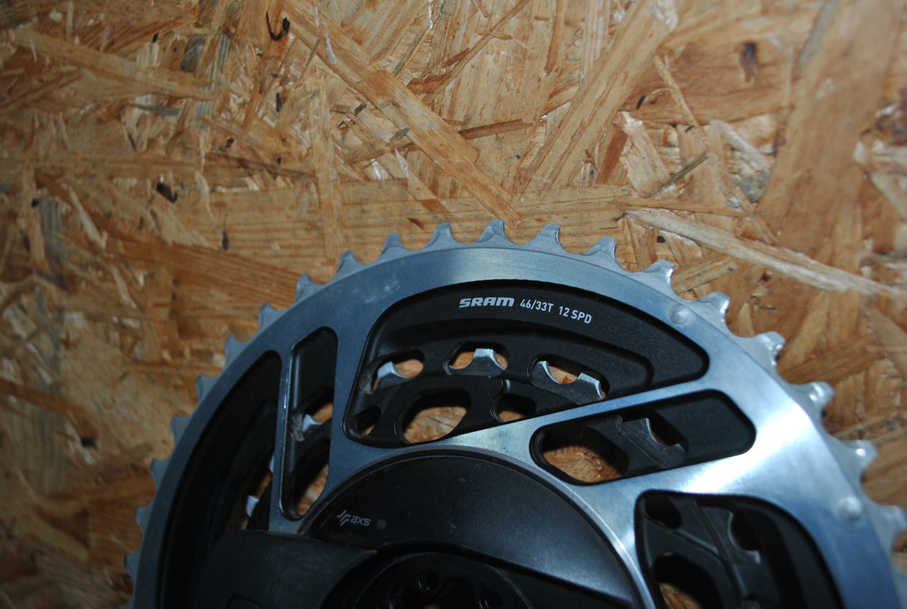 Idealna zębatka z pomiarem mocy Sram Red Axs Quarg 46/33T Gravel 2
