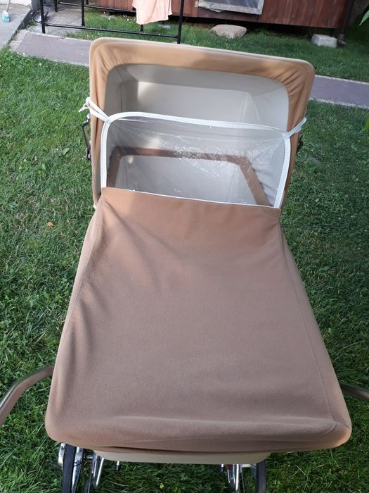 Wózek retro beżowy