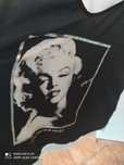 Bluzka z nadrukiem Marilyn Monroe.