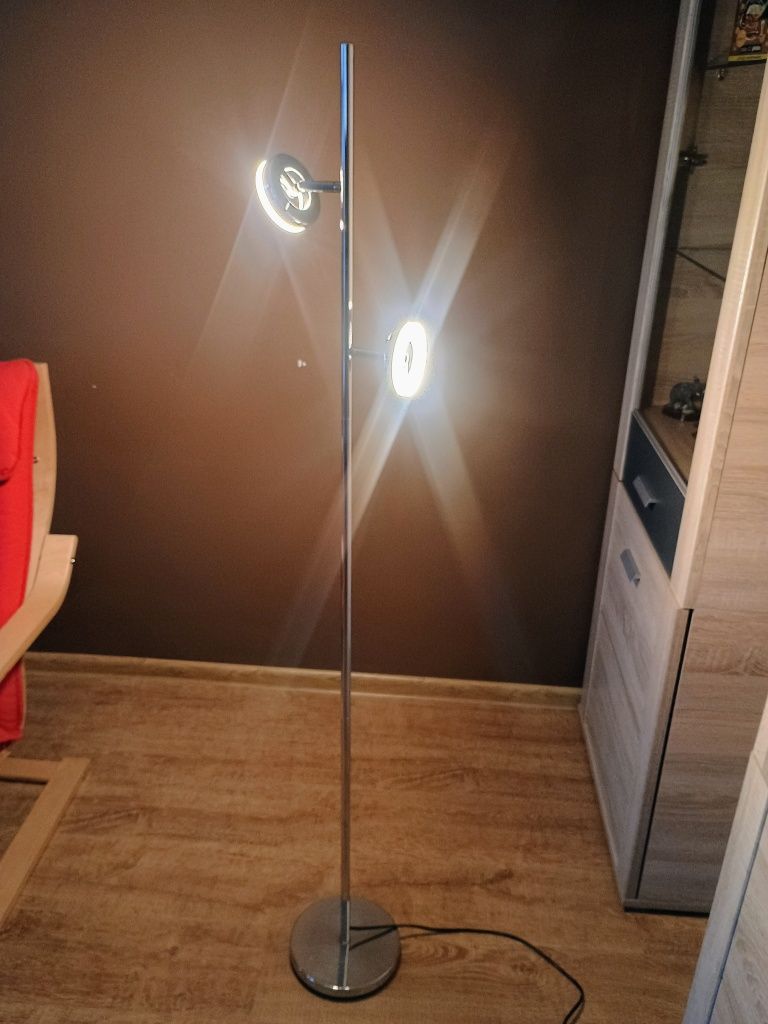 Lampa podłogowa LED