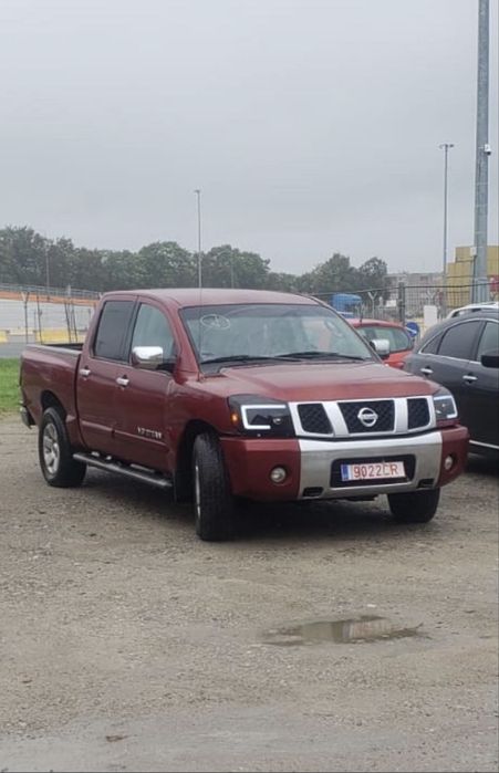 Nissan Titann 5.6 . 4#4