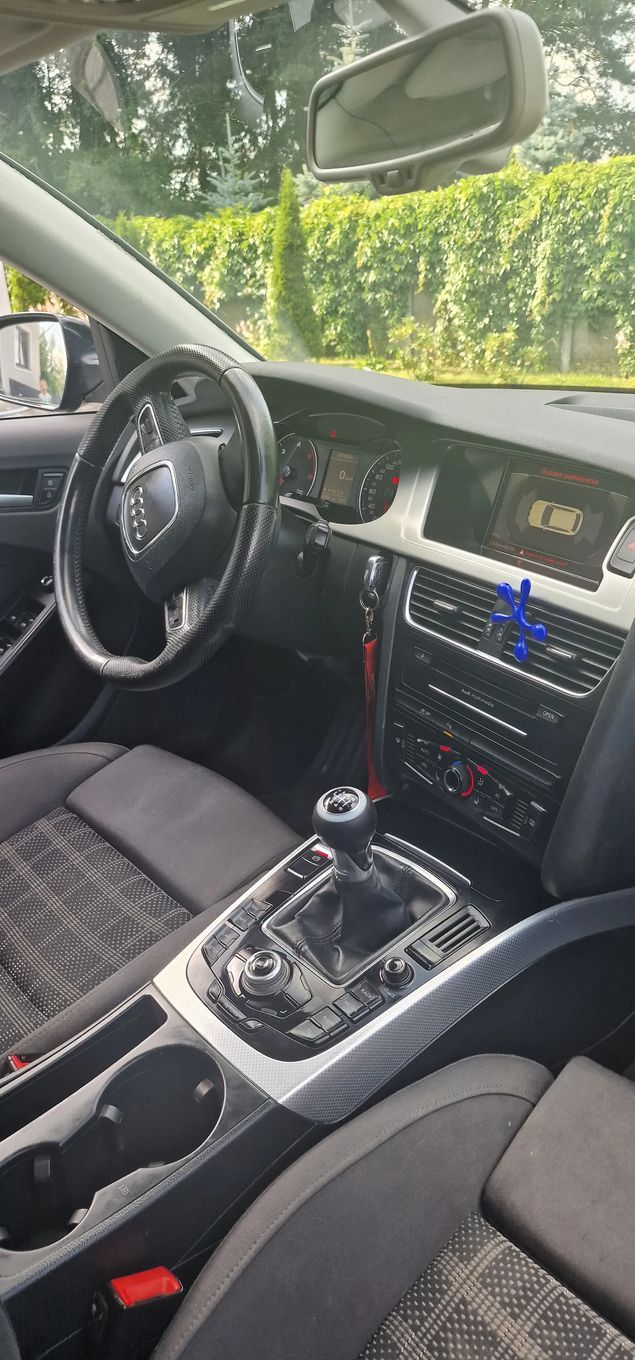 Audi A4 Audi A4 B8 Quattro 2.0 TDI 170 KM • 2011 r.