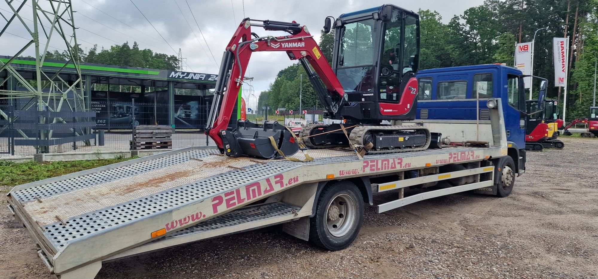 Uslugi minikoparki wraz z młotem hydraulicznym