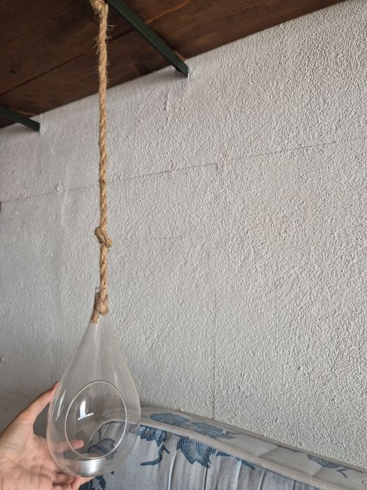 Suporte de vela em vidro e corda