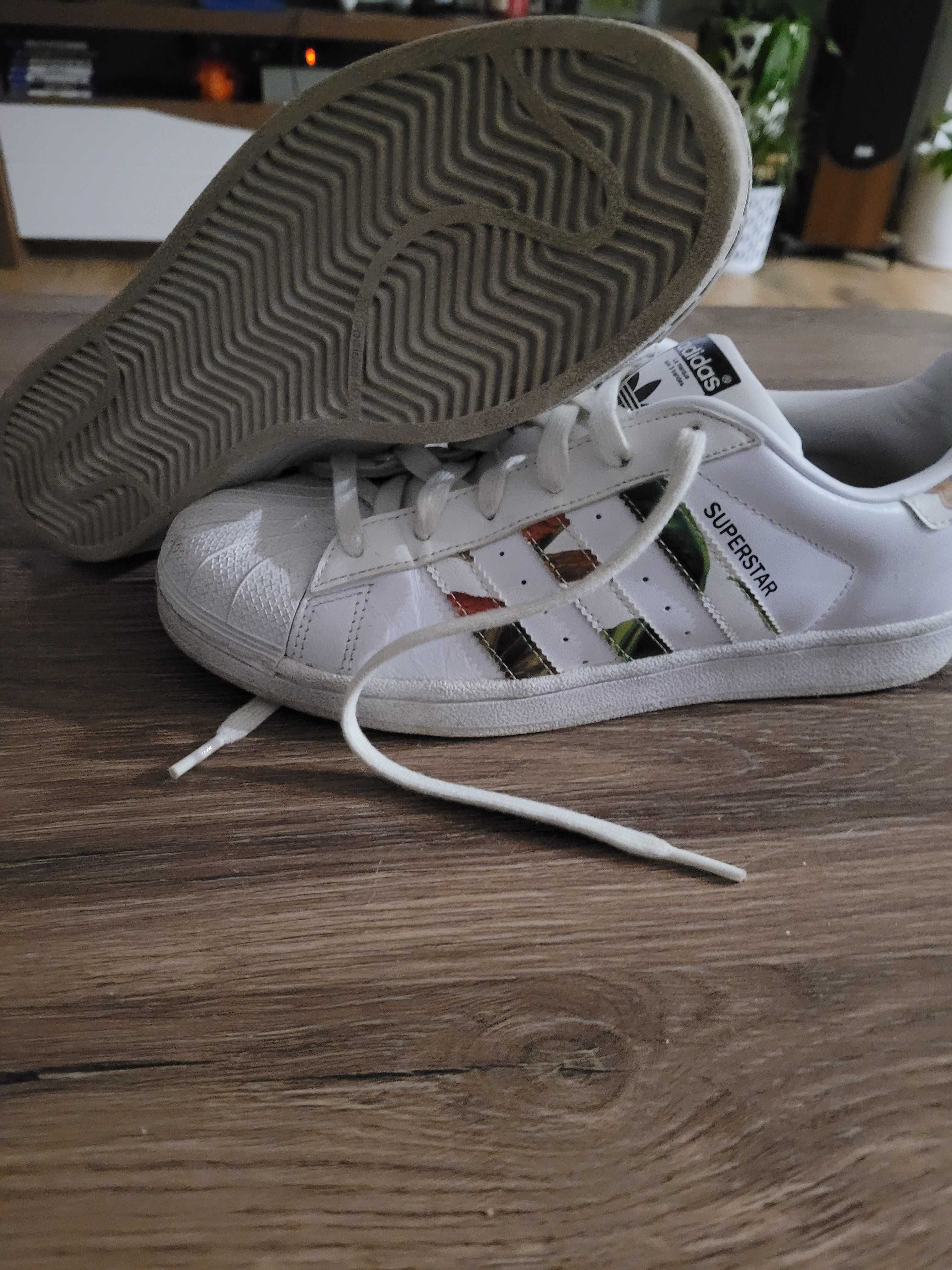 Adidas superstar