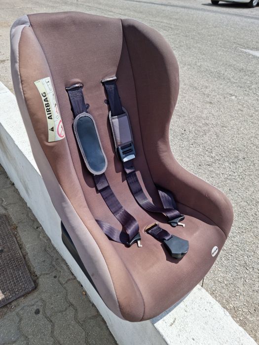 Vendo cadeira de bebé para carro