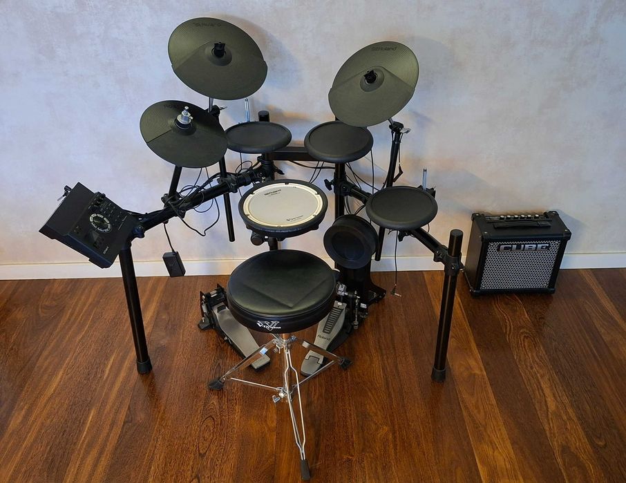 Vende-se bateria eletrónica ROLAND - COMO NOVA