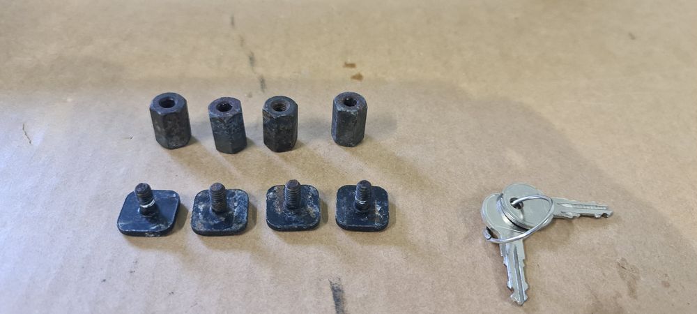 Uchwyt na narty Thule 726 na wsuwki Robocza 40cm Wysyłka