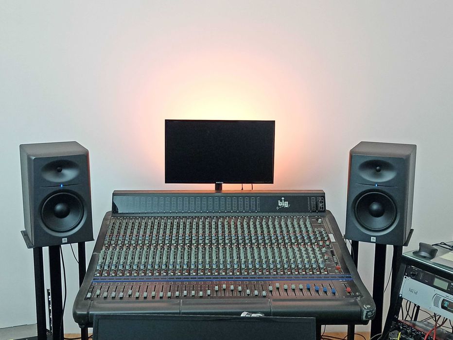 Monitores de Estudio JBL LSR 2328P