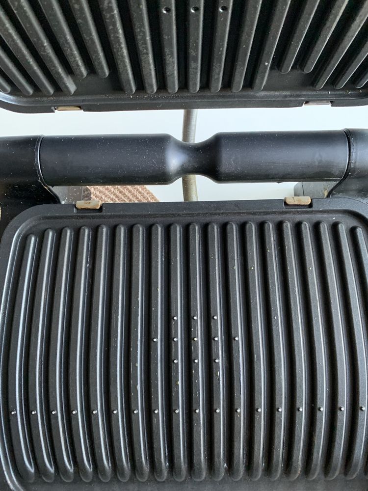 Гриль для стейків та риби. Tefal OptiGrill