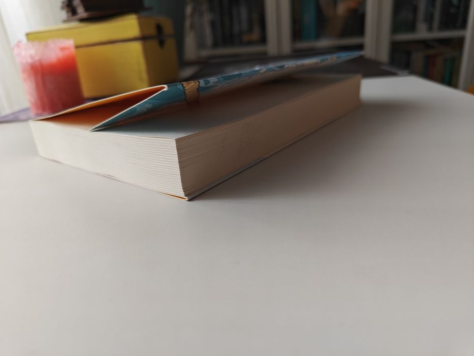 "Усі персонажі вигадані. Або ні" Юлія Лаба