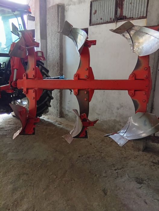 Charruas de 3 telhas