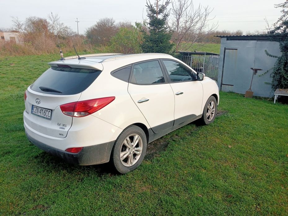 Sprzedam Hyundai ix35 rok 2012.  Samochód sprawny do poprawek lakierni