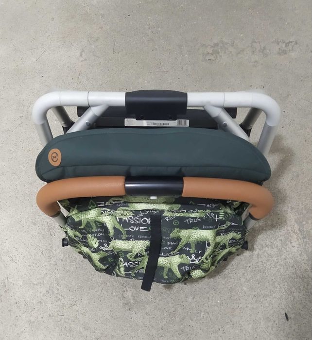 Ultralekki i ergonomiczny wózek spacerowy Cybex Eezy S Twist.