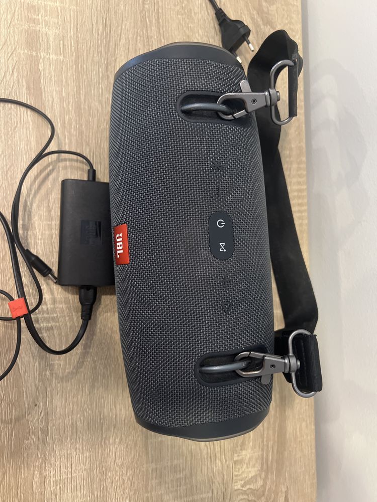 JBL XTREME 2 GM muito nova