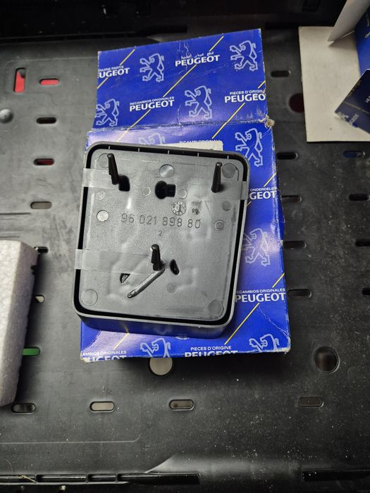 Peugot  znaczek oryginalny