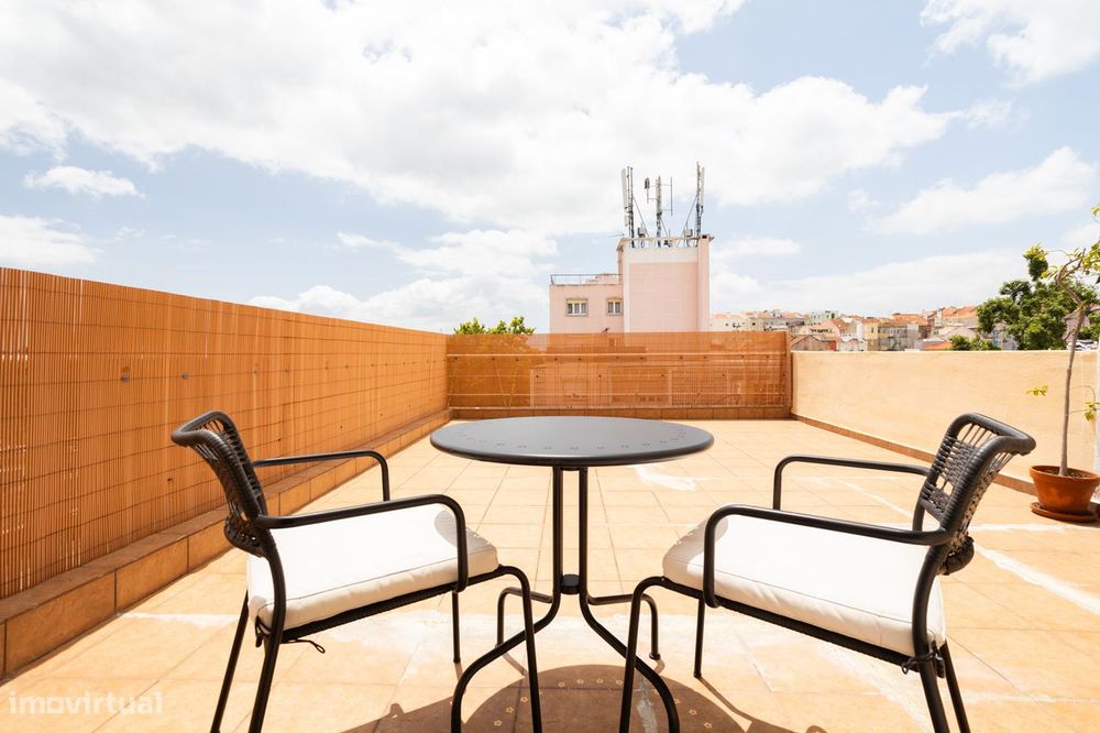 Apartamento T2 com Terraço e Vista Rio – Penha de França