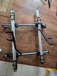 Bagażnik rowerowy na dach Thule ProRide 598 + belki Thule WingBar Edge