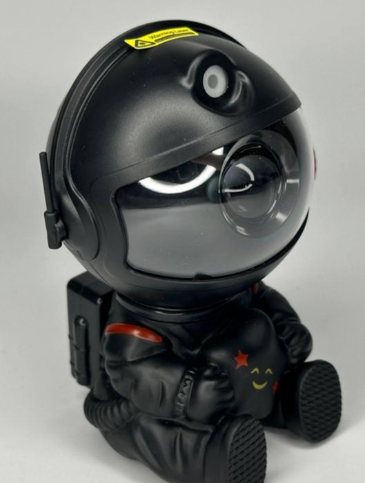 Робот-нічник , чорного кольору