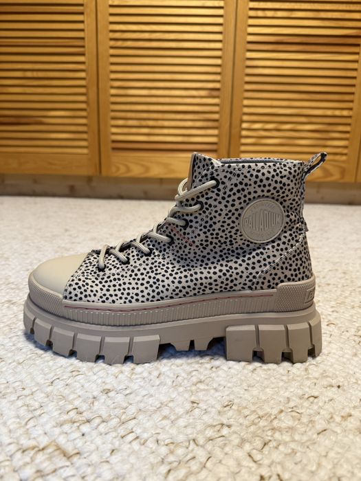 Nowe buty trapery beżowe kremowe w czarne kropki Palladium r. 42 27 cm