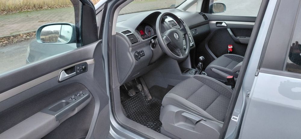 Ładny Volkswagen Touran Lift 2008rok 1,9 Tdi  7 Osobowy Hak Super Stan