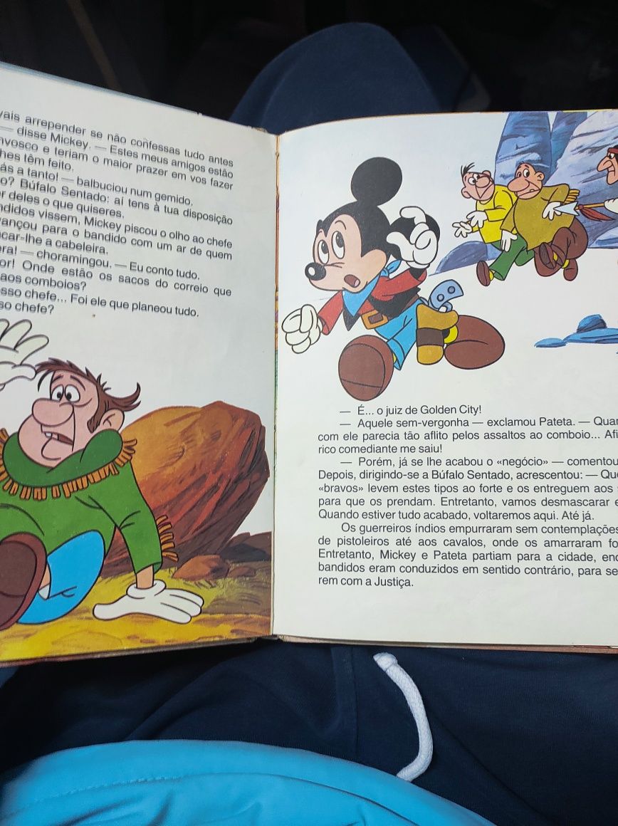 Livro "Uma Aventura no Oeste" - Walt Disney