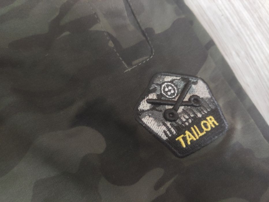 Męskie spodnie dresowe moro rozmiar XL