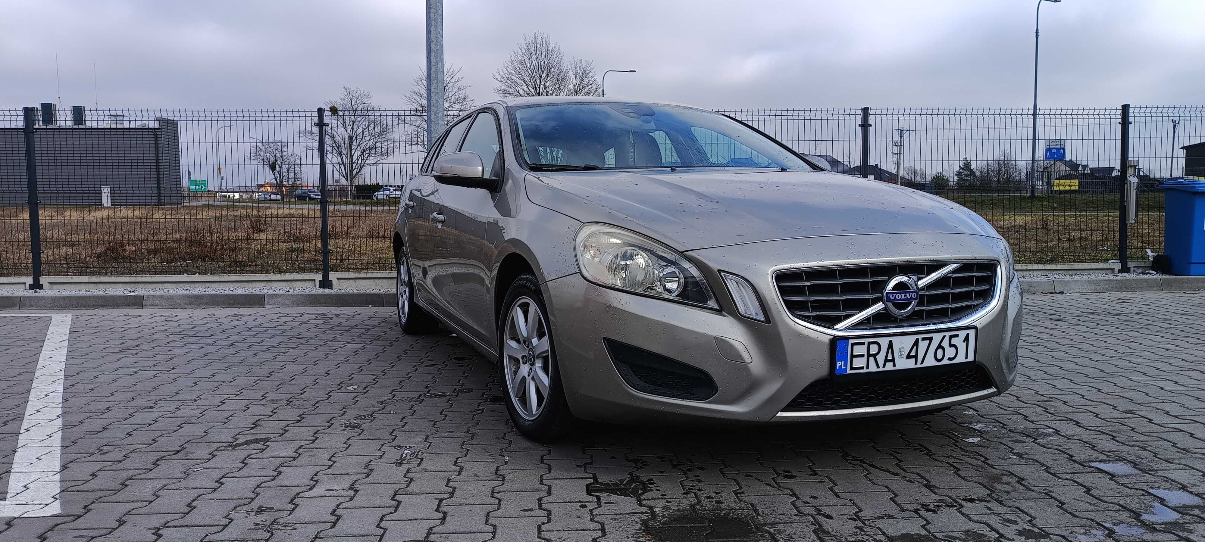 Sprzedam Volvo V60 2.0 D4 5 cylindrów