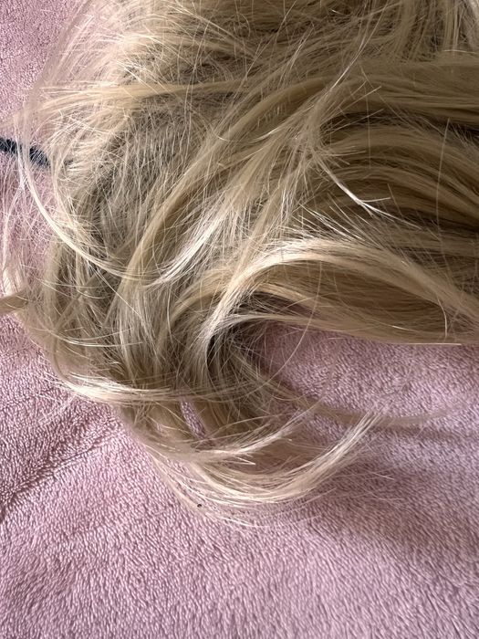 Peruka jasne blond włosy ombre z odrostem nowa ciepły odcień