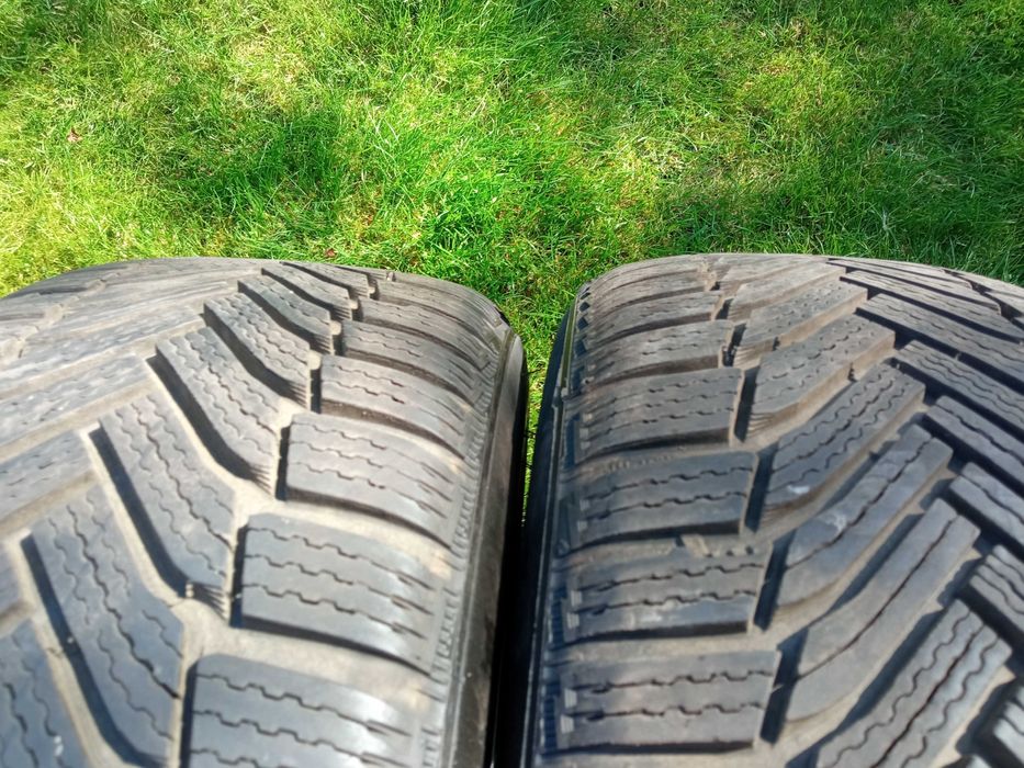 Oryginalne felgi 5x108 Volvo z oponami zimowymi 215/55 R16