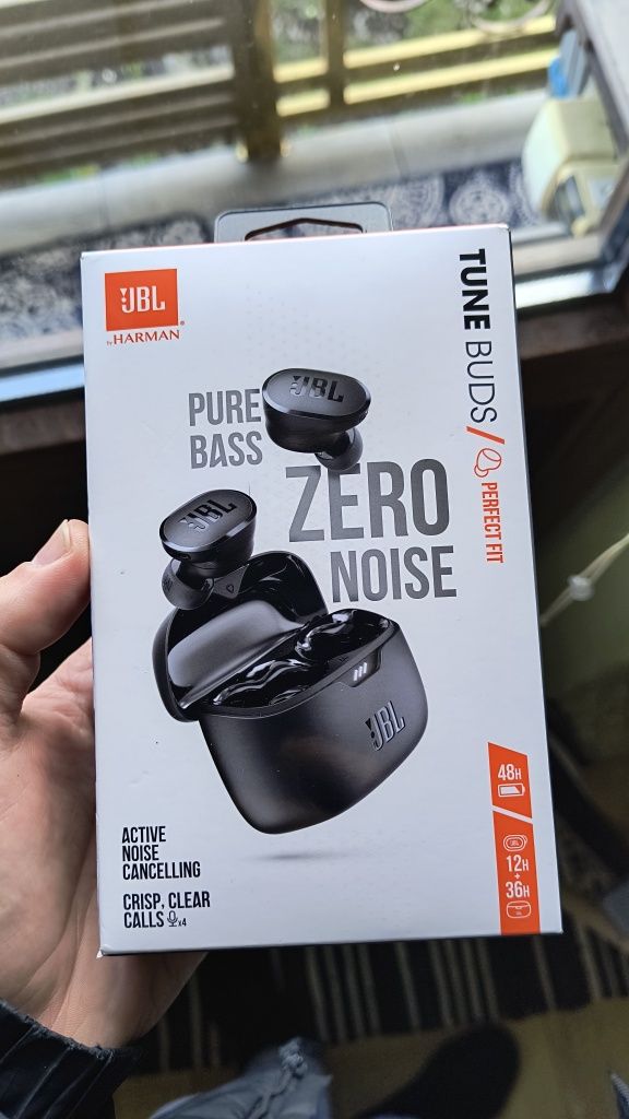 Навушники JBL Tune Buds