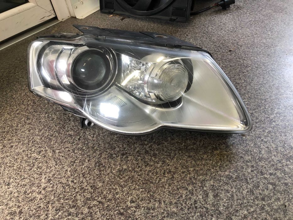 Lampa xenon skrętny prawy przód Vw Passat B6 Europa 07rok