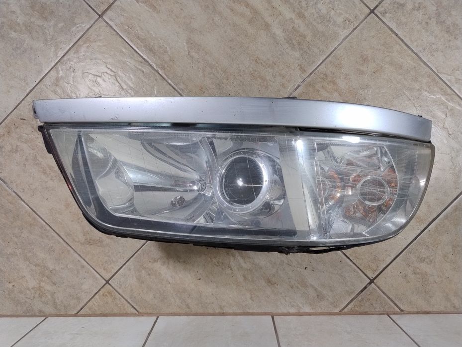 Audi a8 D2 lift reflektor prawy przód xenon Europa listwa wysyłka